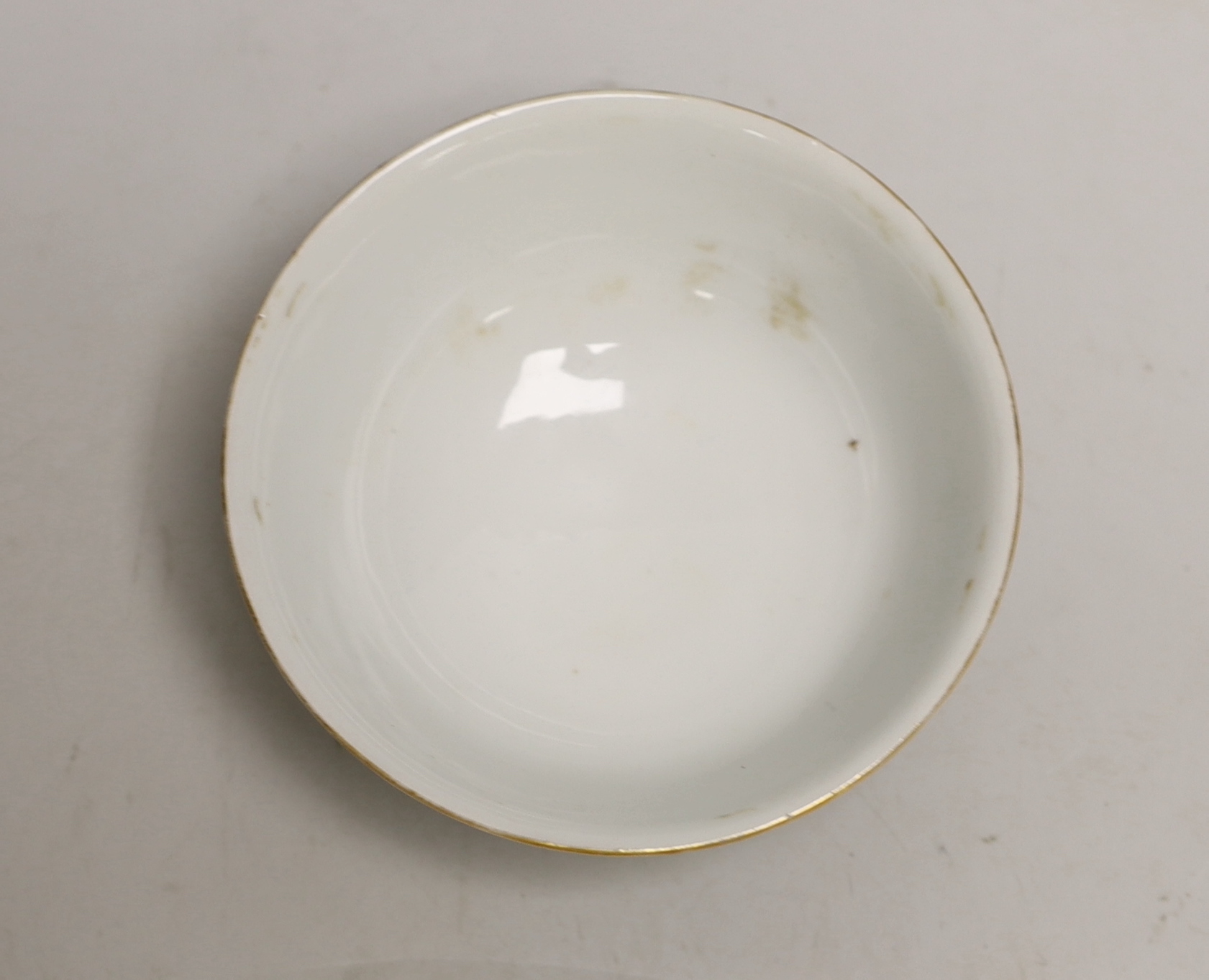 A Chinese famille verte bowl, 11.5cm diameter